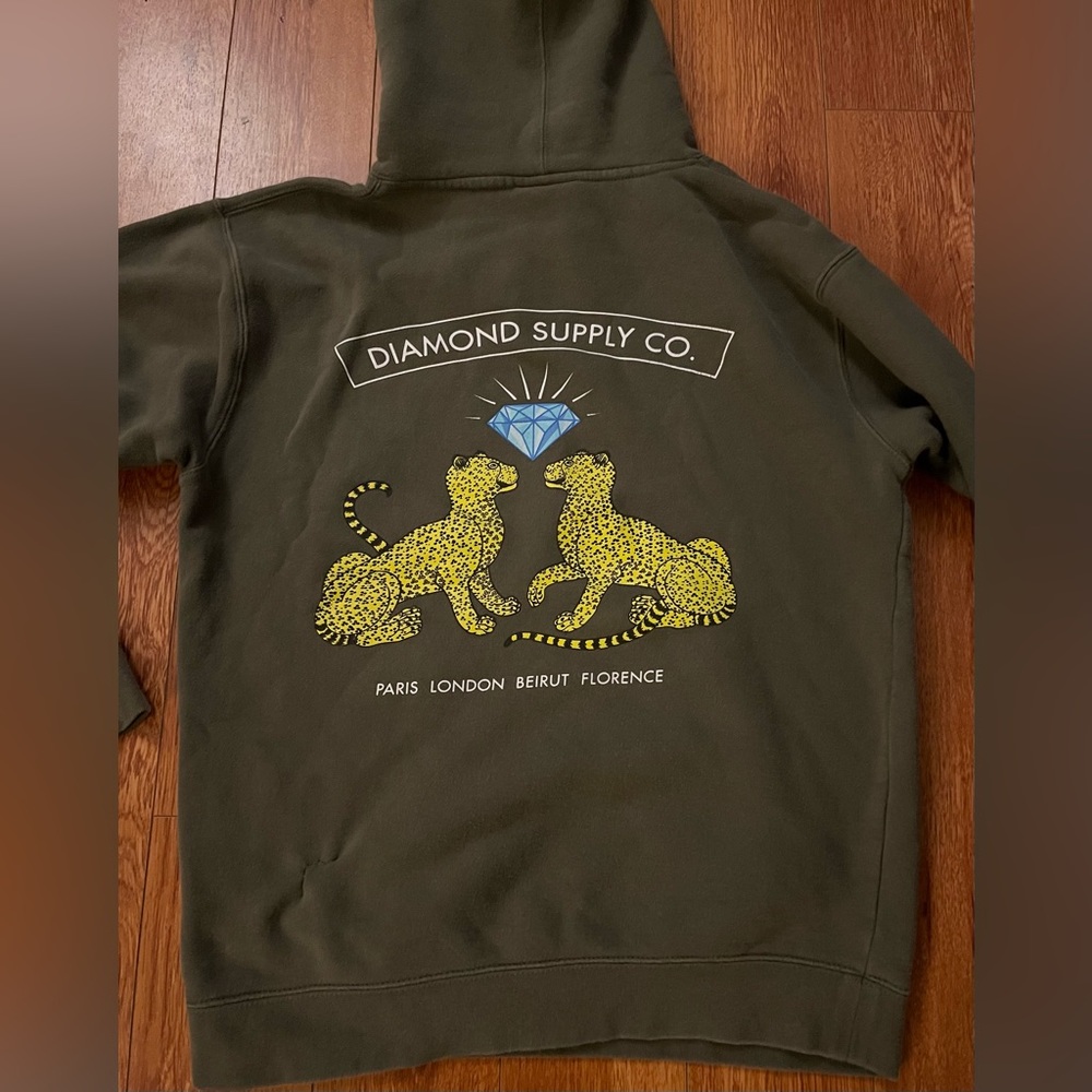 Diamond Supply Co. Medium. Olive color. Slightly used but great condition.